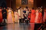 Amitabh Bachchan, Jaya Bachchan, Sonakshi Sinha, Shatrughan, Sonam Kapoor at Manish Malhotra presents Mijwan-The Legacy in Grand Hyatt, Mumbai on 4th April 2015